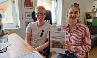 Simon Große-Bley und Malin Käter haben den Geschichtswettbewerb des Bundespräsidenten gewonnen - sie haben die Geschichte von der Flucht afghanischer Nationalspieler nach Paderborn dokumentiert. - Simon Große-Bley Simon Große-Bley und Malin Käter haben den Geschichtswettbewerb des Bundespräsidenten gewonnen - sie haben die Geschichte von der Flucht afghanischer Nationalspieler nach Paderborn dokumentiert. - Simon Große-Bley