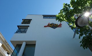 Das Lenné-Karree gehört jetzt der Stadt Bad Oeynhausen. Ins Erdgeschoss soll künftig das Bürgerbüro einziehen. - Ulf Hanke Das Lenné-Karree gehört jetzt der Stadt Bad Oeynhausen. Ins Erdgeschoss soll künftig das Bürgerbüro einziehen. - Ulf Hanke