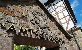 Erstmal schrien sich die Beteiligten minutenlang an. - Burkhard Battran Erstmal schrien sich die Beteiligten minutenlang an. - Burkhard Battran