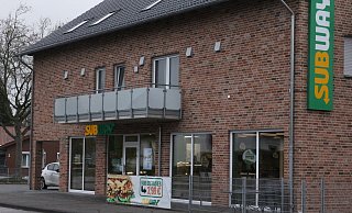 Das Schnellrestaurant an der Bundesstraße 65 wurde am Samstagabend überfallen. - Klaus Frensing Das Schnellrestaurant an der Bundesstraße 65 wurde am Samstagabend überfallen. - Klaus Frensing