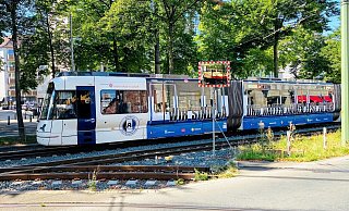 Deutlich weniger AAAAAAs als noch das Vorgängermodell: Mit der Passage aus der Arminia-Hymne soll die Verbundenheit mit dem DSC ausgedrückt werden. - Eike J. Horstmann Deutlich weniger AAAAAAs als noch das Vorgängermodell: Mit der Passage aus der Arminia-Hymne soll die Verbundenheit mit dem DSC ausgedrückt werden. - Eike J. Horstmann