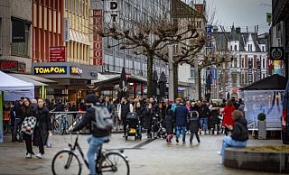 Die Händler haben das Gemecker über die Bahnhofstraße satt. - Mike-Dennis Müller Die Händler haben das Gemecker über die Bahnhofstraße satt. - Mike-Dennis Müller