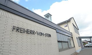 Die frühere Realschule Rahden könnte zum Ausweich-Quartier für die Kinder aus der Kita "Sonnenstrahl" werden. Die Kita muss nach einem Brand saniert werden. - Joern Spreen-Ledebur Die frühere Realschule Rahden könnte zum Ausweich-Quartier für die Kinder aus der Kita "Sonnenstrahl" werden. Die Kita muss nach einem Brand saniert werden. - Joern Spreen-Ledebur