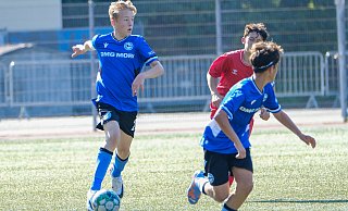 Blick nach vorn: DSC-Kapitän Niklas Kollmeier (l.) und Luka Jakovic im Vorwärtsgang gegen Kölns U 14. - Andreas Zobe Blick nach vorn: DSC-Kapitän Niklas Kollmeier (l.) und Luka Jakovic im Vorwärtsgang gegen Kölns U 14. - Andreas Zobe