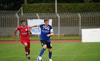 Henrik Koch (r.) wurde wenige Tage vor seinem 17. Geburtstag zum jüngsten Arminia-Torschützen - ein bisschen Aufregung beim ersten Interview nach dem Spiel war da nicht zu leugnen. - Yvonne Gottschlich Henrik Koch (r.) wurde wenige Tage vor seinem 17. Geburtstag zum jüngsten Arminia-Torschützen - ein bisschen Aufregung beim ersten Interview nach dem Spiel war da nicht zu leugnen. - Yvonne Gottschlich