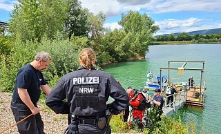 Die Taucher der Polizei suchten den See ab - wurden aber nicht fündig. - Ilja Regier Die Taucher der Polizei suchten den See ab - wurden aber nicht fündig. - Ilja Regier