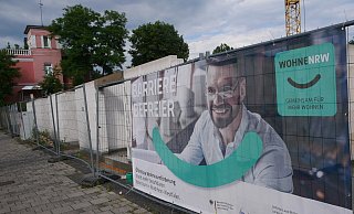 Die Außenmauern des neuen Gebäudes wachsen bereits in die Höhe. - Klaus Karenfeld Die Außenmauern des neuen Gebäudes wachsen bereits in die Höhe. - Klaus Karenfeld