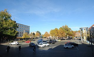 Der von der Staatsanwaltschaft Bielefeld angeklagte Vorfall soll sich auf dem Wilhelm-Kern-Platz in Espelkamp ereignet haben. - Joern Spreen-Ledebur Der von der Staatsanwaltschaft Bielefeld angeklagte Vorfall soll sich auf dem Wilhelm-Kern-Platz in Espelkamp ereignet haben. - Joern Spreen-Ledebur