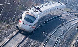 Die SPD hat am Wochenende auf ihrem Bundesparteitag einen neuen Deutschlandtakt gefordert. Was bedeutet das für die ICE-Trasse "Hannover-Bielefeld"? - Julian Stratenschulte Die SPD hat am Wochenende auf ihrem Bundesparteitag einen neuen Deutschlandtakt gefordert. Was bedeutet das für die ICE-Trasse "Hannover-Bielefeld"? - Julian Stratenschulte
