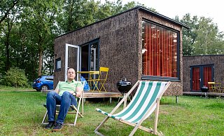 Redakteur Andre Schneider testet die Tiny Houses in Peckeloh im Kreis Güterslohauf Herz und Nieren. - Andre Schneider Redakteur Andre Schneider testet die Tiny Houses in Peckeloh im Kreis Güterslohauf Herz und Nieren. - Andre Schneider