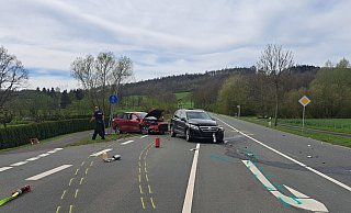Die beiden Autos und das Motorrad kollidieren kurz vor Merlsheim. - Madita Schellenberg Die beiden Autos und das Motorrad kollidieren kurz vor Merlsheim. - Madita Schellenberg