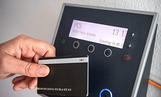 In Deutschland gilt das Prinzip der 40-Stunden-Woche. - Sina Schuldt In Deutschland gilt das Prinzip der 40-Stunden-Woche. - Sina Schuldt