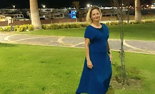 Nursel Mustu hat bei der Buchung von Flugtickets nach Izmir im Sommer 1.200 Euro verloren. Nun will sie den mutmaßlichen Betrüger vor Gericht zerren. - Nursel Mustu Nursel Mustu hat bei der Buchung von Flugtickets nach Izmir im Sommer 1.200 Euro verloren. Nun will sie den mutmaßlichen Betrüger vor Gericht zerren. - Nursel Mustu