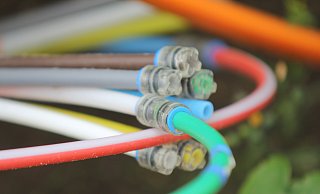 Der Ausbau des Glasfasernetzes verursacht zahlreiche Schäden an Straßen, Gehwegen und Hauseinfahrten. - Ulf Hanke Der Ausbau des Glasfasernetzes verursacht zahlreiche Schäden an Straßen, Gehwegen und Hauseinfahrten. - Ulf Hanke