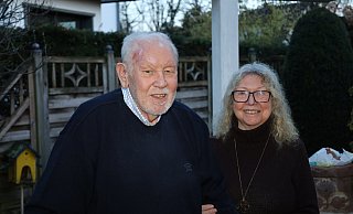 Viel erlebt haben Ulrike und Josef Seyfarth in den 60 gemeinsamen Jahren. Sie genießen nach einigen Ortswechseln seit Jahren das Leben in Bentfeld. - Regina Brucksch Viel erlebt haben Ulrike und Josef Seyfarth in den 60 gemeinsamen Jahren. Sie genießen nach einigen Ortswechseln seit Jahren das Leben in Bentfeld. - Regina Brucksch