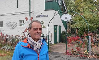 Michael Süßmilch, Betreiber des Cafés Stellwerk in Höxter, zieht eine durchwachsene LGS-Bilanz. - Svenja Ludwig Michael Süßmilch, Betreiber des Cafés Stellwerk in Höxter, zieht eine durchwachsene LGS-Bilanz. - Svenja Ludwig