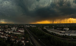 Der Deutsche Wetterdienst hatte für Donnerstag vor Unwettern in Nordrhein-Westfalen gewarnt. - Christoph Reichwein Der Deutsche Wetterdienst hatte für Donnerstag vor Unwettern in Nordrhein-Westfalen gewarnt. - Christoph Reichwein