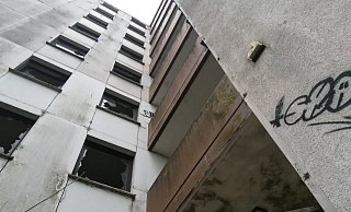 Bleibt weiterhin ein Thema in Bad Driburg: Das als Schrottimmobilie bekannte Gebäude am Sulburgring 11. - Burkhard Battran Bleibt weiterhin ein Thema in Bad Driburg: Das als Schrottimmobilie bekannte Gebäude am Sulburgring 11. - Burkhard Battran