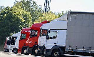 Der Rastplatz Löwengrund an der A2 in Porta ist oft gut gefüllt, nachts sogar häufig überfüllt. - Thomas Lieske Der Rastplatz Löwengrund an der A2 in Porta ist oft gut gefüllt, nachts sogar häufig überfüllt. - Thomas Lieske