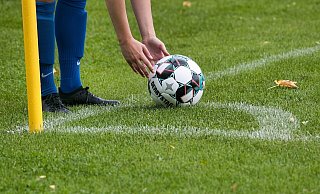 An der Eckfahne gab es zum Ende des Fußballspiels Stress wegen Zeitspiels. So berichtete es im Zeugenstand ein Mitglied der Fußball-Mannschaft. Foto: Pixabay (Symbolbild) - Pixabay An der Eckfahne gab es zum Ende des Fußballspiels Stress wegen Zeitspiels. So berichtete es im Zeugenstand ein Mitglied der Fußball-Mannschaft. Foto: Pixabay (Symbolbild) - Pixabay