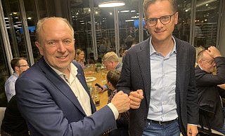 Der Kreisvorsitzende und der Kandidat: Christoph Rüther und Carsten Linnemann am Wahlabend. - Jens Reddeker Der Kreisvorsitzende und der Kandidat: Christoph Rüther und Carsten Linnemann am Wahlabend. - Jens Reddeker