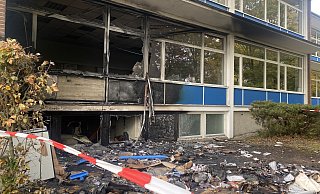 Am Tag nach dem Feuer im November 2023 zeigte sich das ganze Ausmaß der Schäden am Hans-Ehrenberg-Gymnasium. - Jürgen Mahncke Am Tag nach dem Feuer im November 2023 zeigte sich das ganze Ausmaß der Schäden am Hans-Ehrenberg-Gymnasium. - Jürgen Mahncke