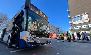 Zehn Rettungswagen waren vorort, um die vielen Verletzten zu versorgen. - Mike-Dennis Müller Zehn Rettungswagen waren vorort, um die vielen Verletzten zu versorgen. - Mike-Dennis Müller