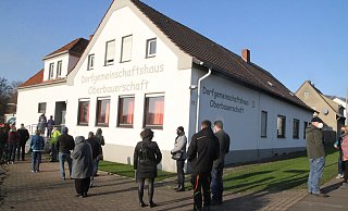 275 Menschen ließen sich beim ersten Impftag im Dorfgemeinschaftshaus Oberbauerschaft Mitte Dezember impfen. - Klaus Frensing 275 Menschen ließen sich beim ersten Impftag im Dorfgemeinschaftshaus Oberbauerschaft Mitte Dezember impfen. - Klaus Frensing