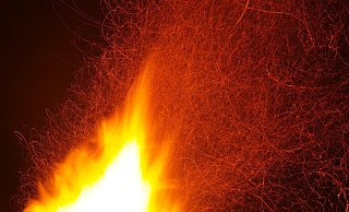 Der Opel stand in der Nacht zu Donnerstag in Gütersloh plötzlich in Flammen. Die Polizei vermutet Brandstiftung. - Symbolfoto/Pixabay Der Opel stand in der Nacht zu Donnerstag in Gütersloh plötzlich in Flammen. Die Polizei vermutet Brandstiftung. - Symbolfoto/Pixabay