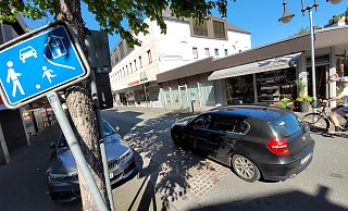 Mehr als 5.000 Fahrzeuge sind täglich im verkehrsberuhigten Abschnitt in der Bünder Innenstadt unterwegs. - Florian Weyand Mehr als 5.000 Fahrzeuge sind täglich im verkehrsberuhigten Abschnitt in der Bünder Innenstadt unterwegs. - Florian Weyand