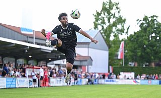 Jesse Tugbenyo, der ausgiebig getestet wurde, wird vorerst nicht im Dress des DSC Arminia Bielefeld auflaufen. - Copyright by Teresa Kroeger Jesse Tugbenyo, der ausgiebig getestet wurde, wird vorerst nicht im Dress des DSC Arminia Bielefeld auflaufen. - Copyright by Teresa Kroeger