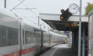 Die Bahn verschiebt die öffentliche Vorstellung konkreter Trassenvarianten für das Projekt "Hannover-Bielefeld" in die Zukunft, nennt aber kein Datum. - Ulf Hanke Die Bahn verschiebt die öffentliche Vorstellung konkreter Trassenvarianten für das Projekt "Hannover-Bielefeld" in die Zukunft, nennt aber kein Datum. - Ulf Hanke