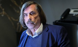 Norbert Morkes gab am Donnerstag gemeinsam mit seinem Bielefelder Anwalt eine persönliche Stellungnahme zu den Vorwürfen ab. Norbert Morkes gab am Donnerstag gemeinsam mit seinem Bielefelder Anwalt eine persönliche Stellungnahme zu den Vorwürfen ab.