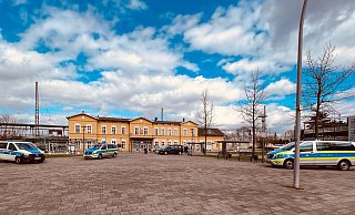 Die Polizei rückte nach dem Fund eines verdächtigen Gegenstands am Bahnhof in Rheda-Wiedenbrück aus. - Thorsten Heß Die Polizei rückte nach dem Fund eines verdächtigen Gegenstands am Bahnhof in Rheda-Wiedenbrück aus. - Thorsten Heß
