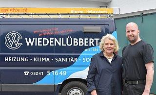 Seniorchefin Karin Schlimm und ihr Sohn Dominic Schlimm führen den 1924 gegründeten Betrieb inzwischen in zweiter und dritter Generation. Seniorchefin Karin Schlimm und ihr Sohn Dominic Schlimm führen den 1924 gegründeten Betrieb inzwischen in zweiter und dritter Generation.