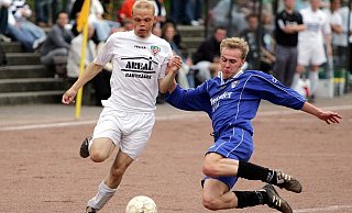 Thies Kambach spielte schon 2005 für den TuS Dornberg, als der Mühlenbrink noch ein Ascheplatz war. - Oliver Krato Thies Kambach spielte schon 2005 für den TuS Dornberg, als der Mühlenbrink noch ein Ascheplatz war. - Oliver Krato