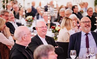 Der frühere Generalvikar Alfons Hardt ist im Schützenhof festlich verabschiedet worden. - BESIM MAZHIQI Der frühere Generalvikar Alfons Hardt ist im Schützenhof festlich verabschiedet worden. - BESIM MAZHIQI