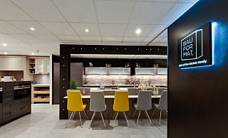 Das Trainingcenter in Burnley bei Manchester wurde während der Corona-Zwangspause modern erweitert und um eine neue Ausstellung ergänzt. - Bauformat Das Trainingcenter in Burnley bei Manchester wurde während der Corona-Zwangspause modern erweitert und um eine neue Ausstellung ergänzt. - Bauformat