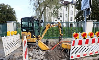 An vielen Stellen wurde und wird in Herford Glasfaserkabel verlegt. Hier im Oktober auf Stiftberg. Doch es gibt noch zu viele unterversorgte Gebiete. - Frank-Michael Kiel-Steinkamp An vielen Stellen wurde und wird in Herford Glasfaserkabel verlegt. Hier im Oktober auf Stiftberg. Doch es gibt noch zu viele unterversorgte Gebiete. - Frank-Michael Kiel-Steinkamp