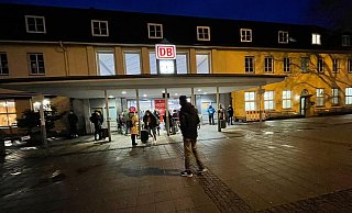Zwischen Gütersloh und Bielefeld fahren aktuell keine Züge. - Patrick Menzel Zwischen Gütersloh und Bielefeld fahren aktuell keine Züge. - Patrick Menzel