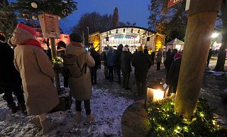 Musik gibt es auf der Winterbühne und an gastronomischen Ständen. Für alles müssen Gebühren an die GEMA gezahlt werden. Weil die Kosten für eine Gesamtbeschallung zu hoch wären, hat die Werbegemeinschaft davon Abstand genommen. - Sven Koch Musik gibt es auf der Winterbühne und an gastronomischen Ständen. Für alles müssen Gebühren an die GEMA gezahlt werden. Weil die Kosten für eine Gesamtbeschallung zu hoch wären, hat die Werbegemeinschaft davon Abstand genommen. - Sven Koch