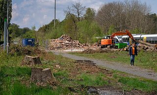 Das Grundstück entlang der Sennebahn wird aktuell für die Neubauten vorbereitet. - Susanne Lahr Das Grundstück entlang der Sennebahn wird aktuell für die Neubauten vorbereitet. - Susanne Lahr