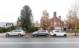 Auf diesem Parkplatz in Hengelo wurde das Auto von Jörg Döhnert gefunden. Laut Anwohnern soll das Fahrzeug dort über Wochen gestanden haben. - WWW.RIKKERTHARINK.NL Auf diesem Parkplatz in Hengelo wurde das Auto von Jörg Döhnert gefunden. Laut Anwohnern soll das Fahrzeug dort über Wochen gestanden haben. - WWW.RIKKERTHARINK.NL