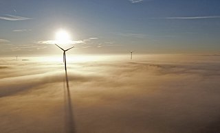 Vor zehn Jahren gab's in ganz Bad Oeynhausen noch drei Windräder, anders auf unserem Symbolbild gibt's inzwischen nur noch eins auf der Lohe. - Thorsten Ulonska Vor zehn Jahren gab's in ganz Bad Oeynhausen noch drei Windräder, anders auf unserem Symbolbild gibt's inzwischen nur noch eins auf der Lohe. - Thorsten Ulonska
