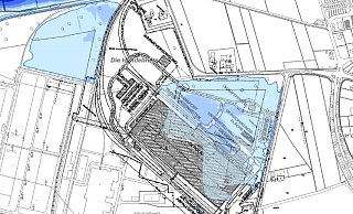 Dirk Wilhelm hat eine Karte der Bezirksregierung Detmold für ein tausendjähriges Hochwasser in Würgassen überarbeitet. Demnach könnte das Wasser in den hellblauen Bereichen einen halben Meter hoch stehen, in den dunkelblauen sogar einen Meter hoch. Das große rechteckige Gebäude in der Mitte stellt das künftige Bereitstellunglager für Atommüll aus dem gesamten Bundesgebiet dar. - Montage: Dirk Wihelm/BI Atomfreies 3-Ländereck Dirk Wilhelm hat eine Karte der Bezirksregierung Detmold für ein tausendjähriges Hochwasser in Würgassen überarbeitet. Demnach könnte das Wasser in den hellblauen Bereichen einen halben Meter hoch stehen, in den dunkelblauen sogar einen Meter hoch. Das große rechteckige Gebäude in der Mitte stellt das künftige Bereitstellunglager für Atommüll aus dem gesamten Bundesgebiet dar. - Montage: Dirk Wihelm/BI Atomfreies 3-Ländereck
