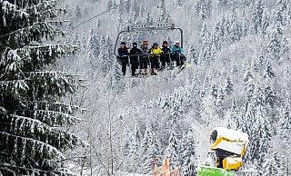 Der Einsatz von Schneekanonen hat den größeren Skigebieten im Sauerland in diesem Winter die Saison gerettet. - Bernd Thissen/dpa Der Einsatz von Schneekanonen hat den größeren Skigebieten im Sauerland in diesem Winter die Saison gerettet. - Bernd Thissen/dpa