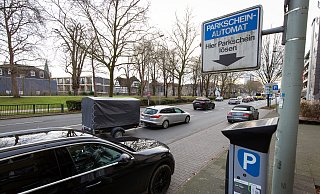 Geht es nach der Paderborner Rathauskoalition, sollen an allen bewirtschafteten städtischen Parkplätzen, wie hier am Paderwall, auch an Sonntagen Parkgebühren erhoben werden. (Archivbild) - Niklas Tüns Geht es nach der Paderborner Rathauskoalition, sollen an allen bewirtschafteten städtischen Parkplätzen, wie hier am Paderwall, auch an Sonntagen Parkgebühren erhoben werden. (Archivbild) - Niklas Tüns