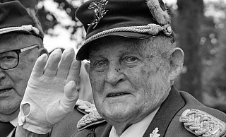 Die St. Hubertus Schützengilde Rietberg trauert um ihr hochverdientes Mitglied Gerhard Aufderheide. Er verstarb am 16. Juli im Alter von 99 Jahren. - Systemadministrator Die St. Hubertus Schützengilde Rietberg trauert um ihr hochverdientes Mitglied Gerhard Aufderheide. Er verstarb am 16. Juli im Alter von 99 Jahren. - Systemadministrator