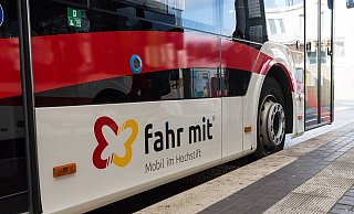 Der NPH befasst sich mit dem Linienbündel 12. - Lena Henning Der NPH befasst sich mit dem Linienbündel 12. - Lena Henning
