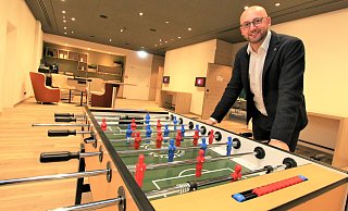 Anlässlich der Fußball-EM erwartet Thomas Bausch, Hoteldirektor und General Manager im Intercityhotel Paderborn, bis zu 70 Medienvertreter. - Rajkumar Mukherjee Anlässlich der Fußball-EM erwartet Thomas Bausch, Hoteldirektor und General Manager im Intercityhotel Paderborn, bis zu 70 Medienvertreter. - Rajkumar Mukherjee